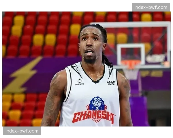 天津男篮签下前锋克里斯,NBL场均24.2分10.4篮板补强球队锋线深度 天津男篮签下前锋克里斯,NBL场均24.2分10.4篮板补强球队锋线深度